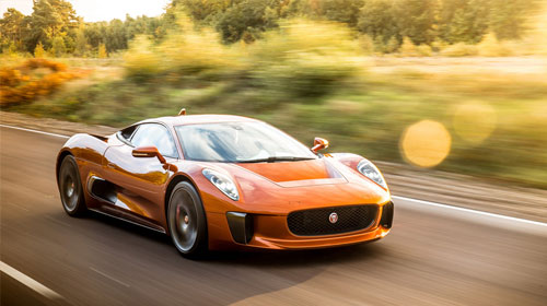 青岛海牛队顽强拼搏，为了取得胜利不懈努力