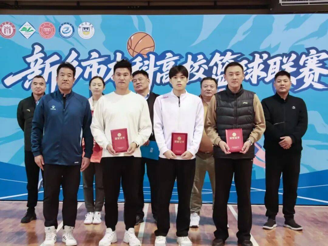 包含新赛季的篮球联赛，球员们在赛场上书写传奇的词条