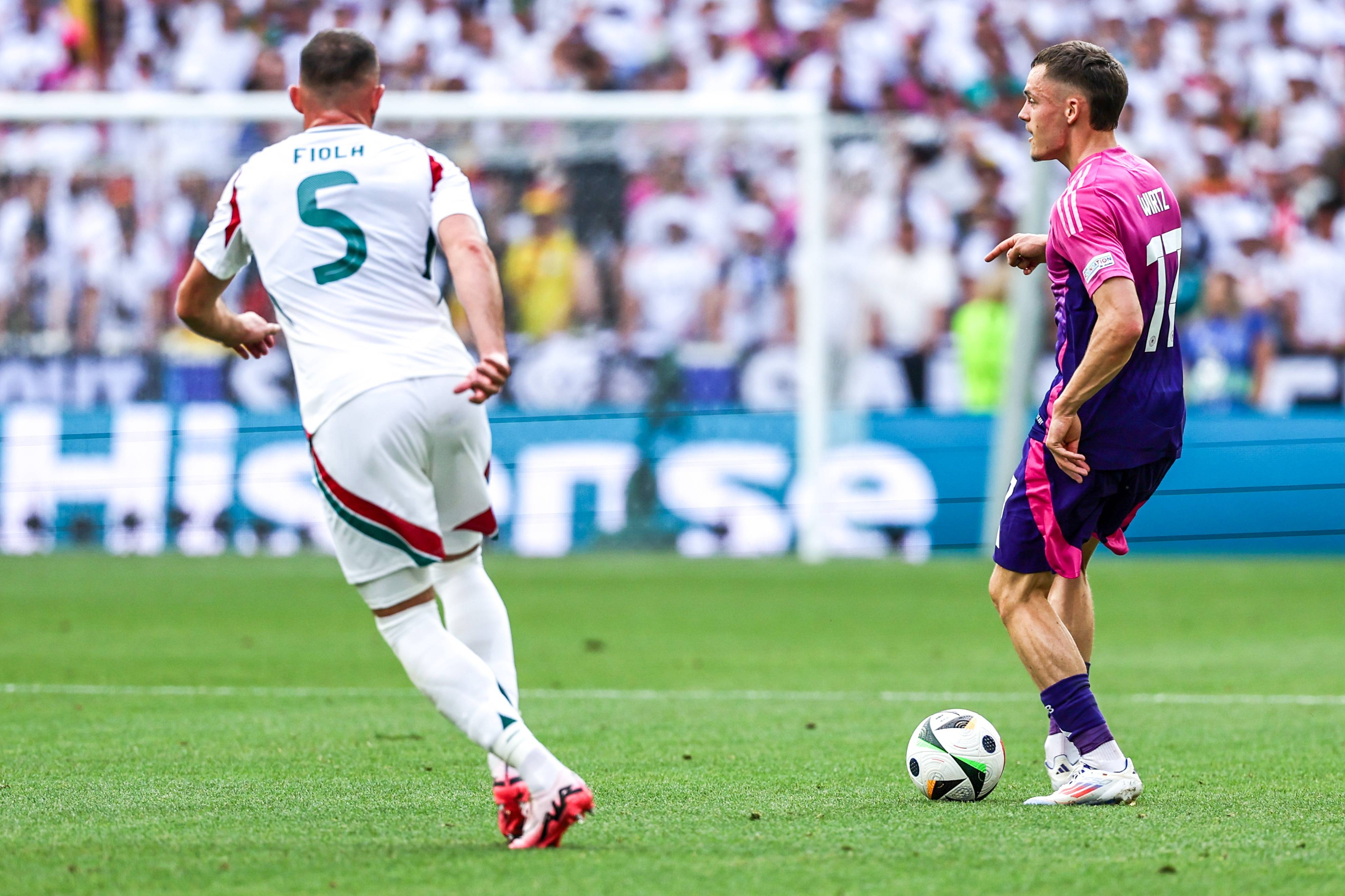 包含奥地利国家队一路披荆斩棘，挺进欧洲杯八强的词条