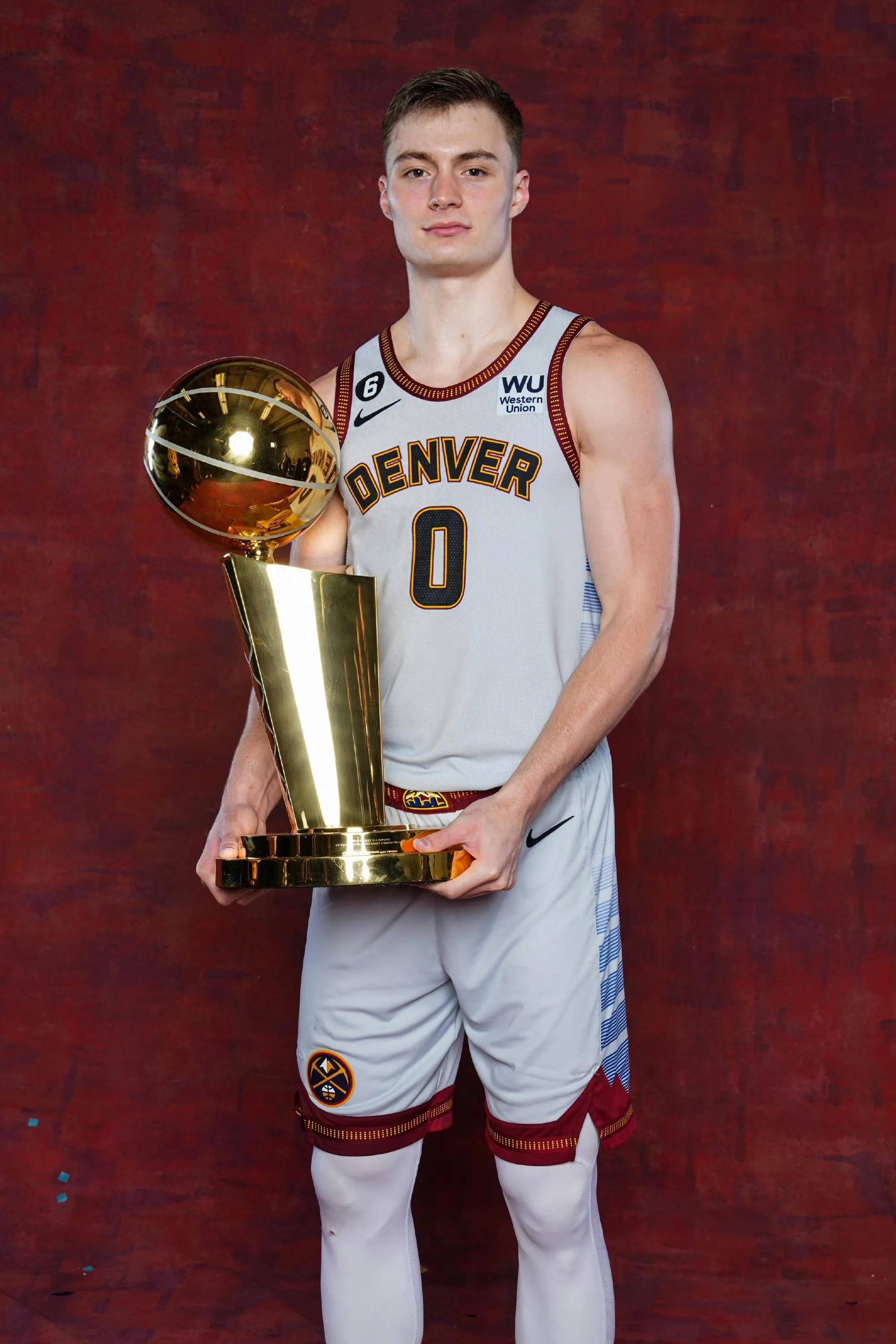 米兰体育网站-关于雷霆万钧：运动员表现出色刷新纪录大众惊叹的信息